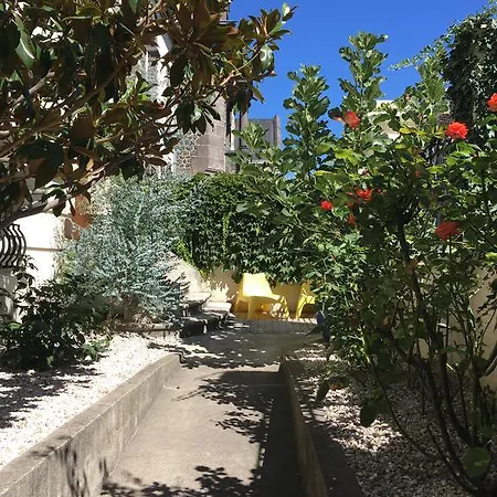 Maison Fluorine Bed & Breakfast *
